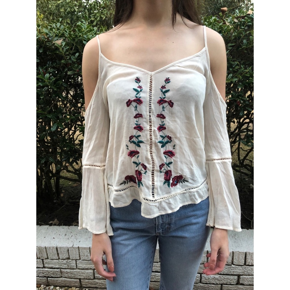 American Eagle Cold Shoulder Flowy Floral Top
